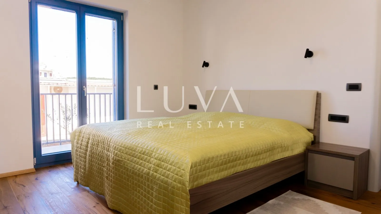 Hvar, Jelsa, 235 m² stone house with pool, for sale