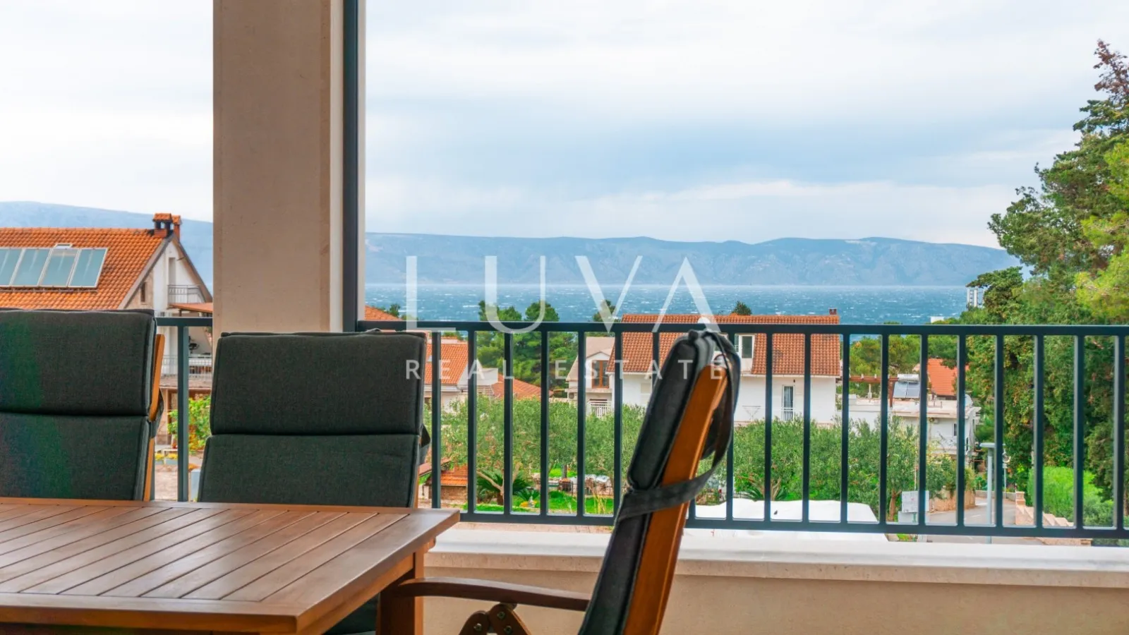 Hvar, Jelsa, 235 m² stone house with pool, for sale
