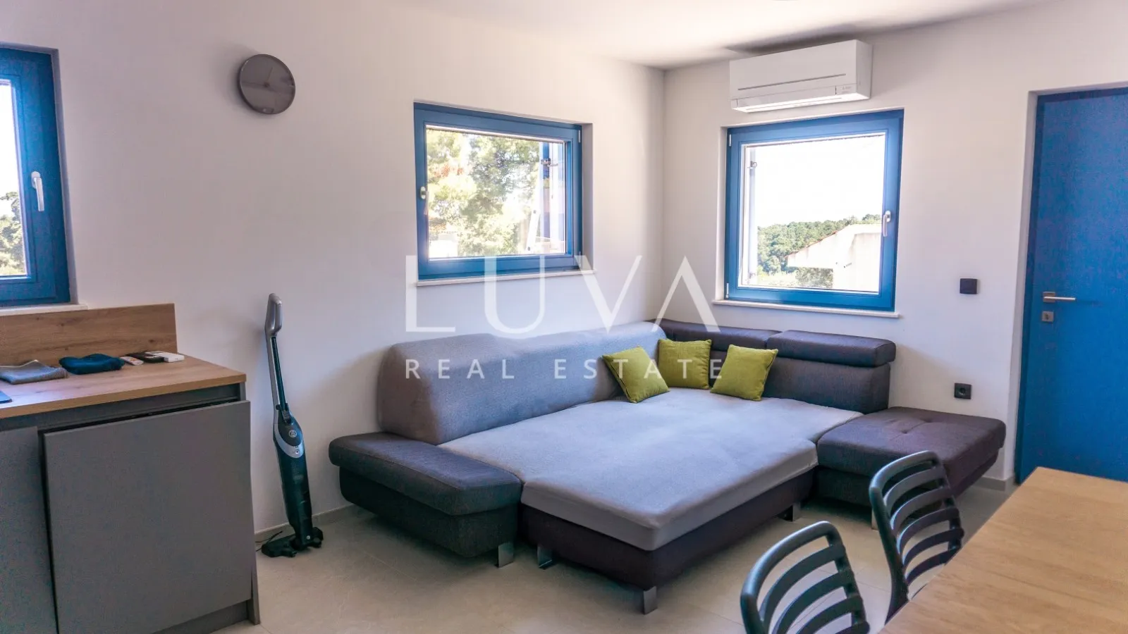 Hvar, Jelsa, 235 m² stone house with pool, for sale