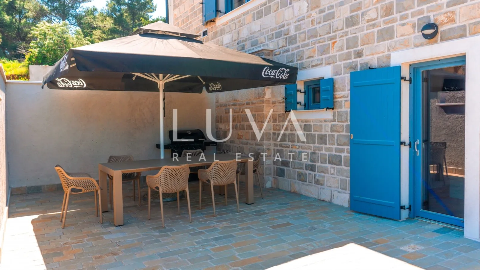 Hvar, Jelsa, 235 m² stone house with pool, for sale