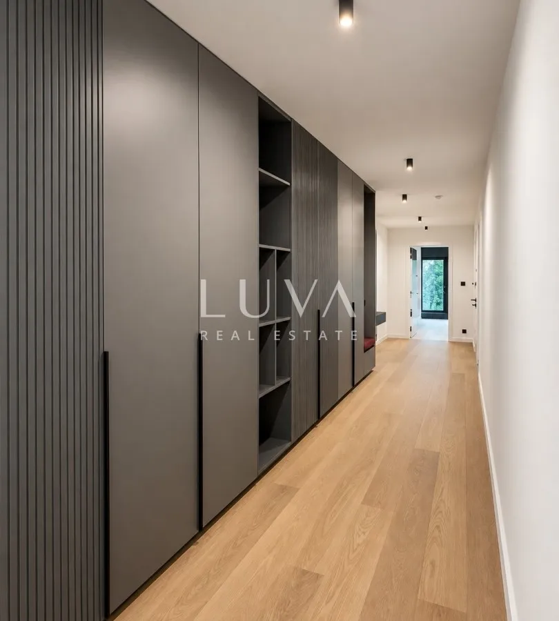First Rent | New 4-Room, 1,500 sq ft Apartment - Ribnjak, Zagreb