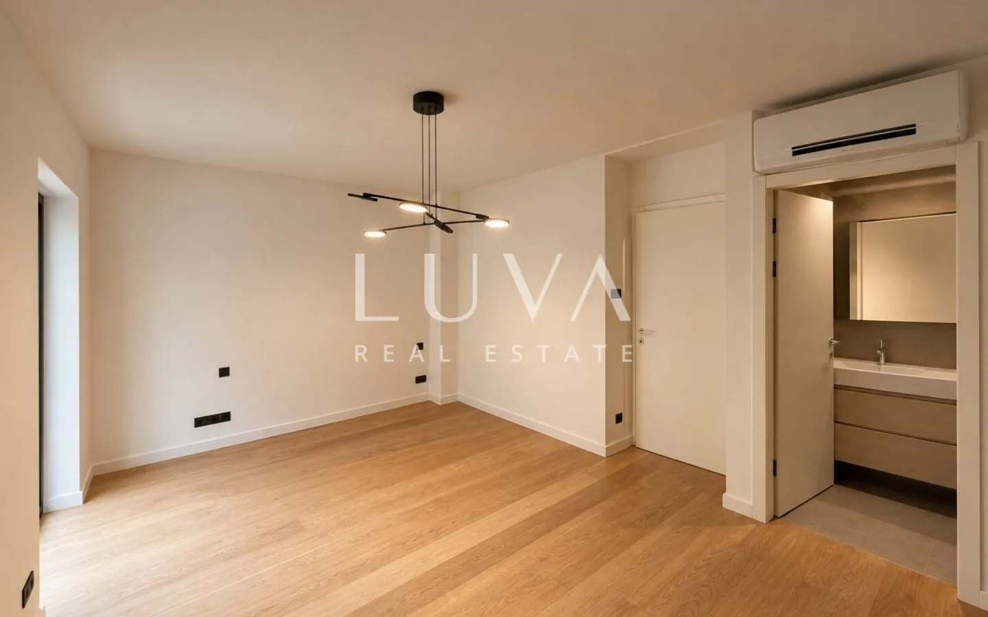 First Rent | New 4-Room, 1,500 sq ft Apartment - Ribnjak, Zagreb