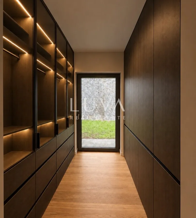 First Rent | New 4-Room, 1,500 sq ft Apartment - Ribnjak, Zagreb
