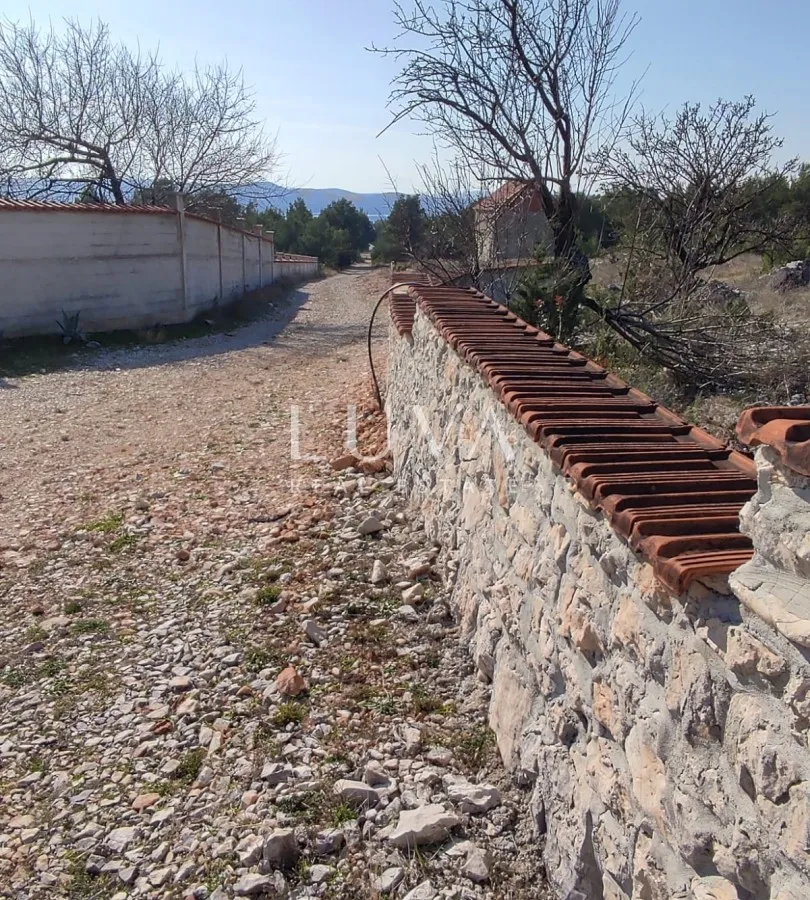 Gračac, Skradin, 2.000 m² großes Baugrundstück in Meeresnähe zu verkaufen