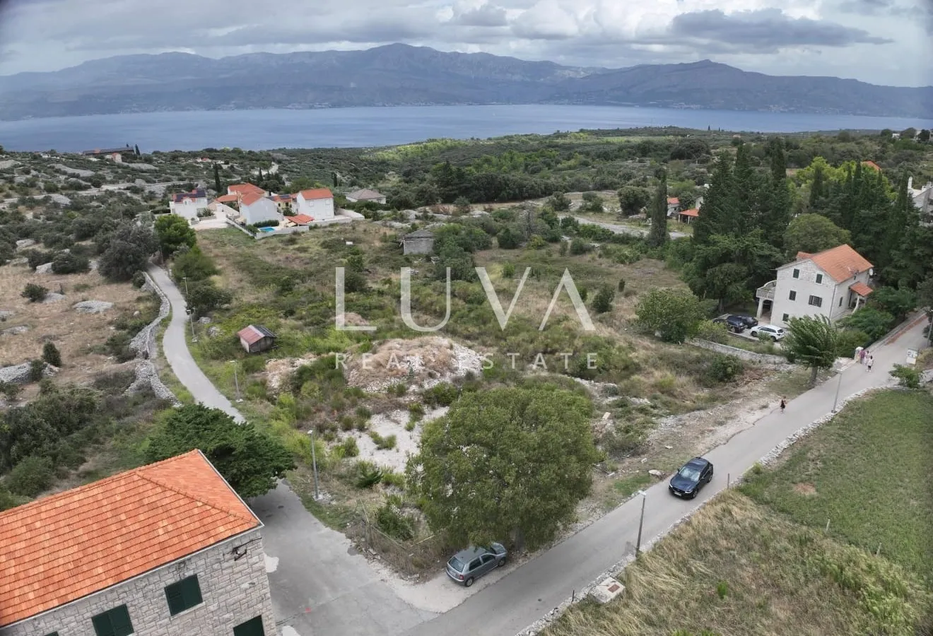 Brač, Škrip, 412 m² building plot with a building permit
