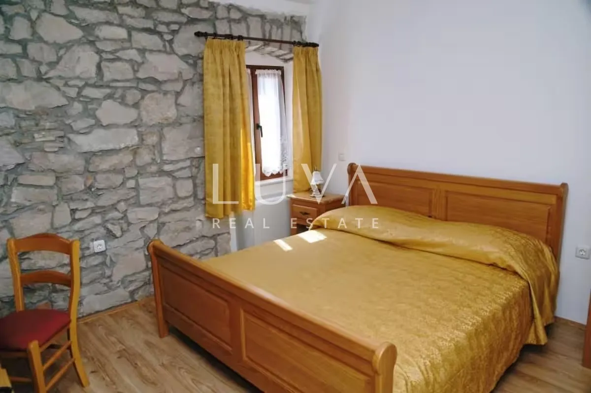 Istra, Ripenda Kras, tourist villa and estate for sale
