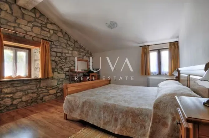 Istra, Ripenda Kras, tourist villa and estate for sale