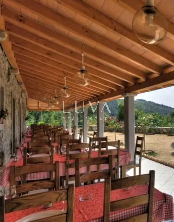 Istra, Ripenda Kras, tourist villa and estate for sale