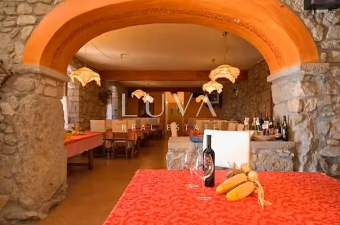 Istra, Ripenda Kras, tourist villa and estate for sale