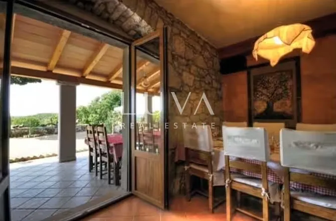 Istra, Ripenda Kras, tourist villa and estate for sale