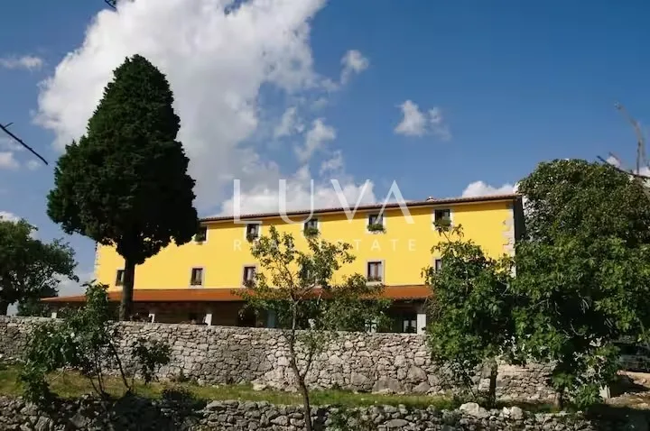 Istra, Ripenda Kras, tourist villa and estate for sale