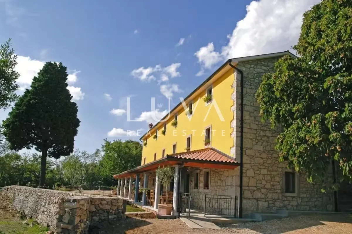 Istra, Ripenda Kras, tourist villa and estate for sale