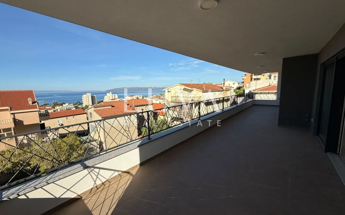 Makarska, 5s stan 165 m2 s pogledom na more, novogradnja