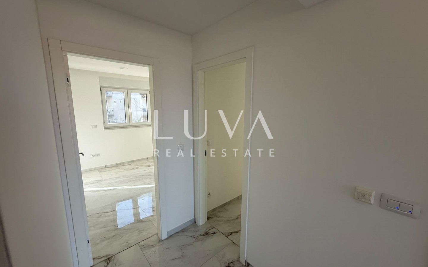 Makarska, 5 room apartment, 165 m2, with a sea view, new construction