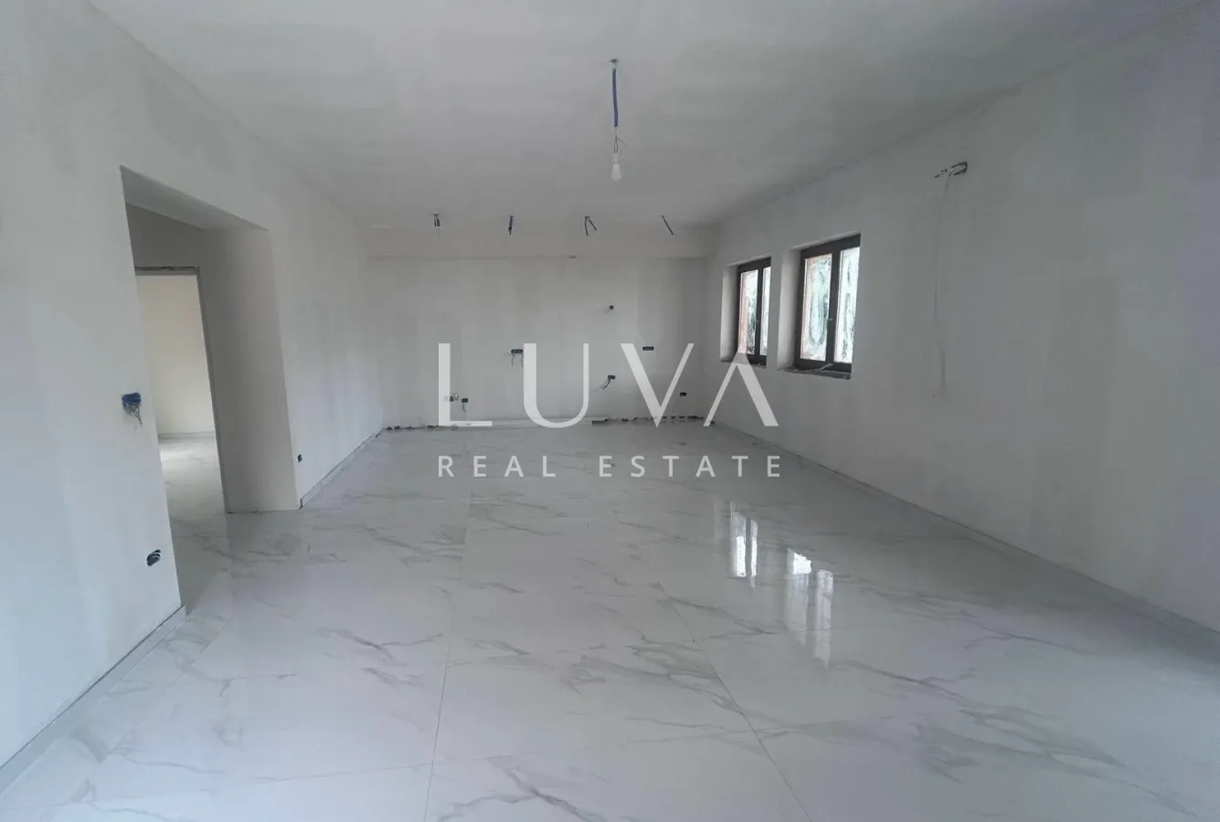 Istra, Poreč, 3S novo renovirani stan u kući, 82 m²