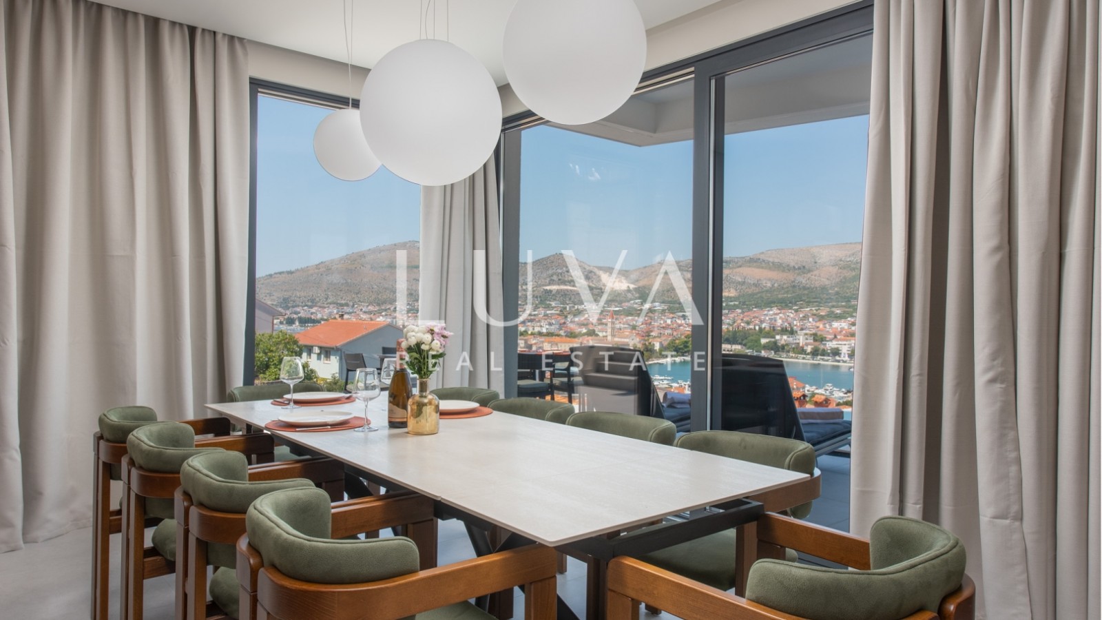 Čiovo, Trogir, modern 285 m² house with a pool and sea view