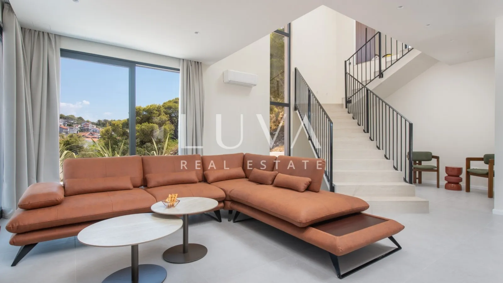 Čiovo, Trogir, moderna kuća 285 m² s bazenom i pogledom na more