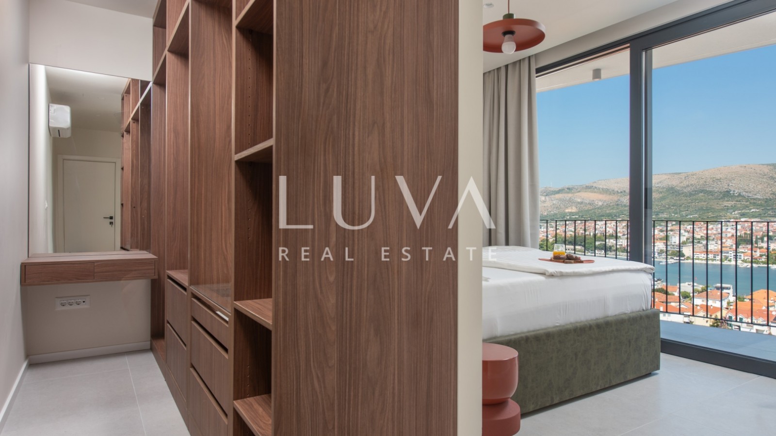 Čiovo, Trogir, modern 285 m² house with a pool and sea view