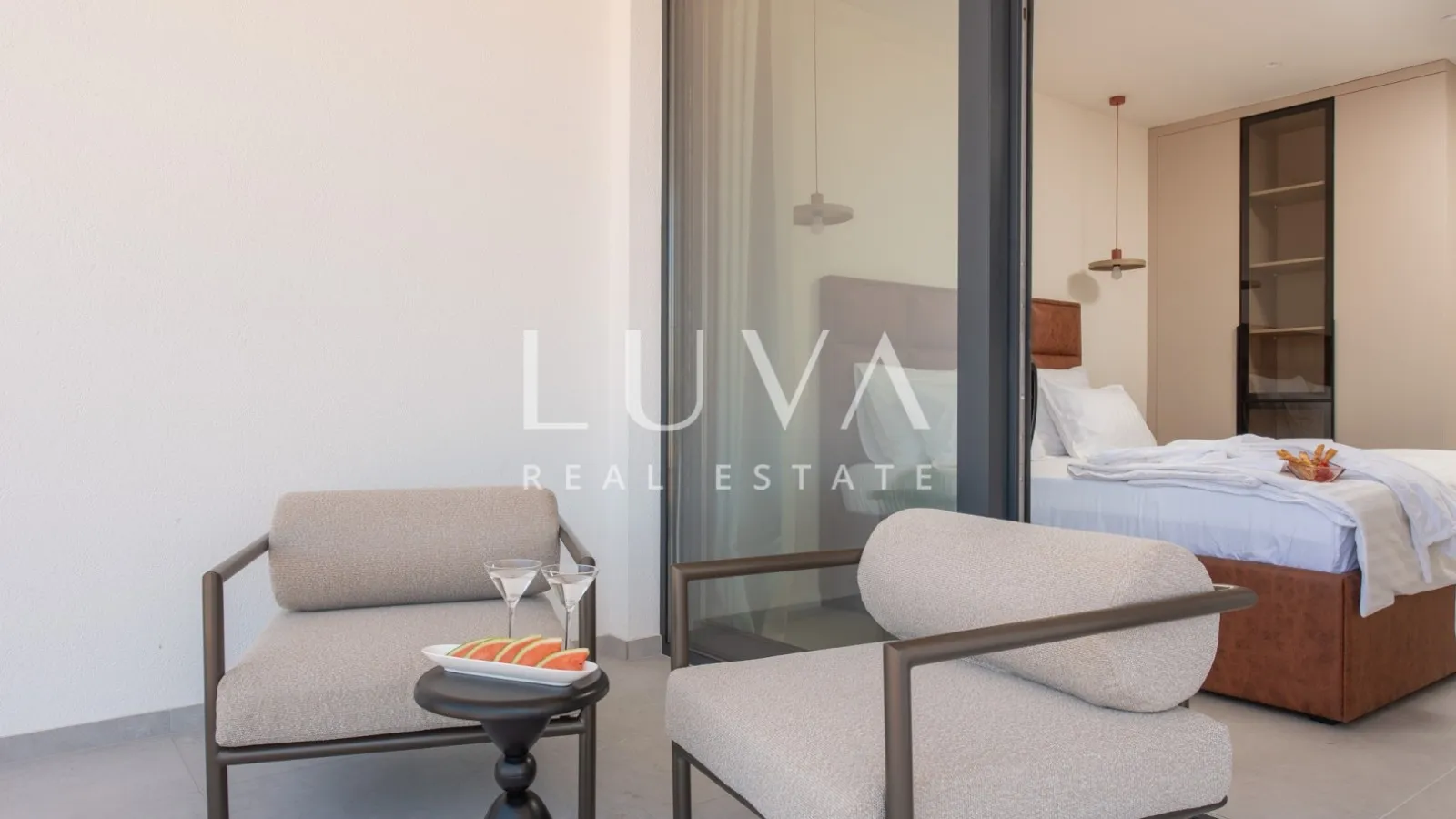 Čiovo, Trogir, moderna kuća 285 m² s bazenom i pogledom na more