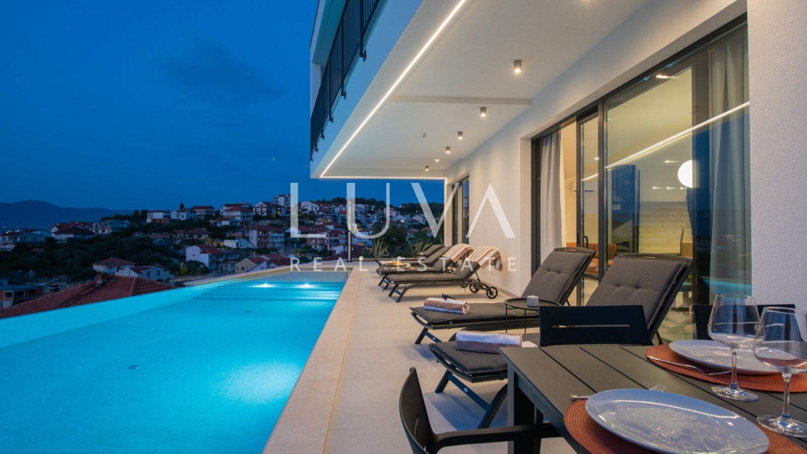 Čiovo, Trogir, modern 285 m² house with a pool and sea view