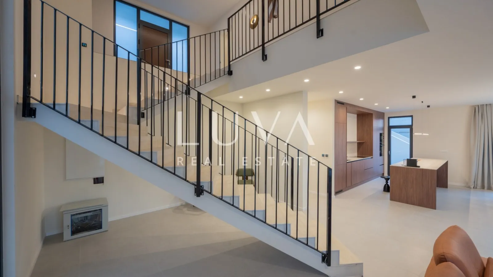 Čiovo, Trogir, moderna kuća 285 m² s bazenom i pogledom na more, najam