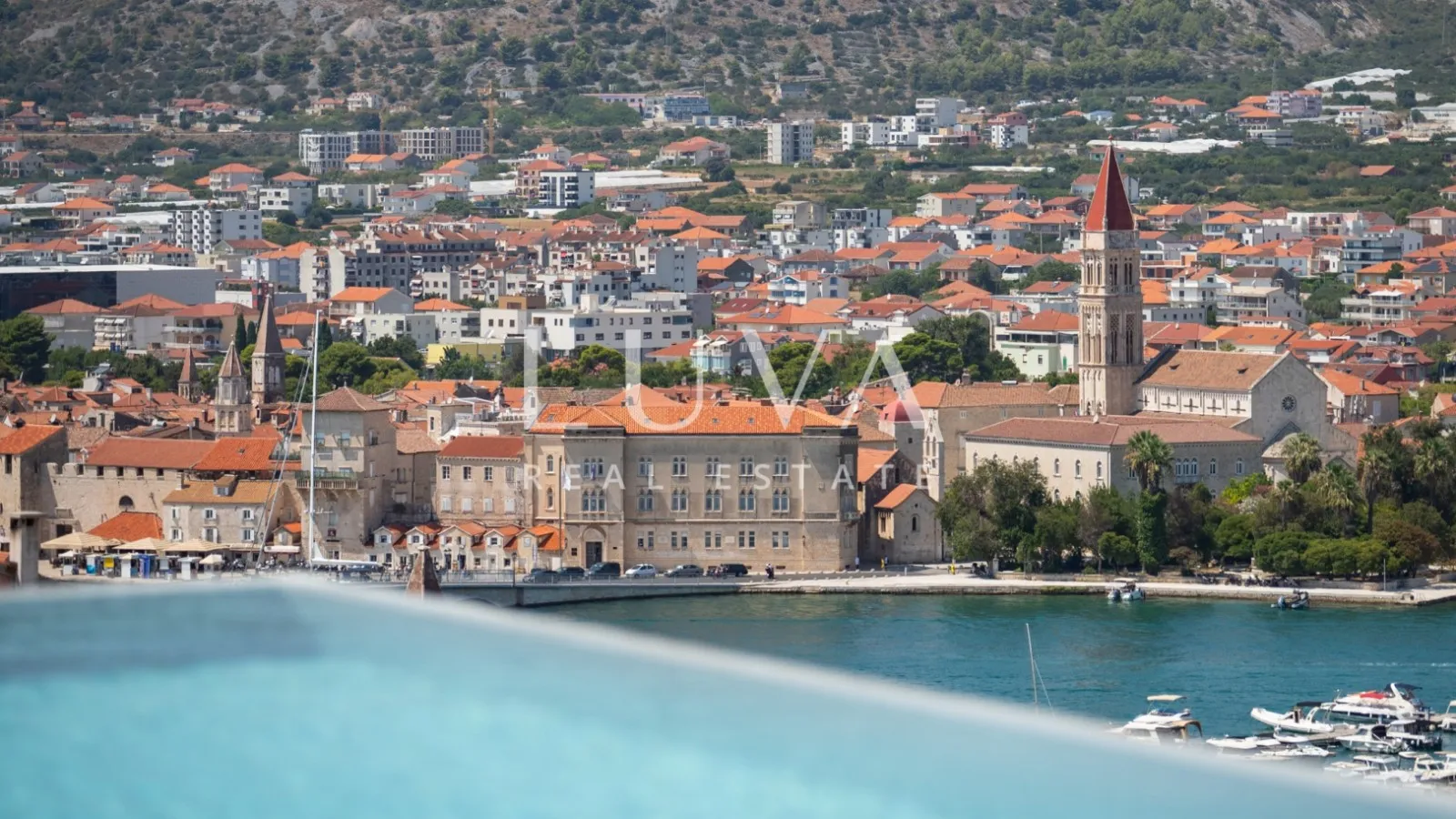 Čiovo, Trogir, moderna kuća 285 m² s bazenom i pogledom na more, najam