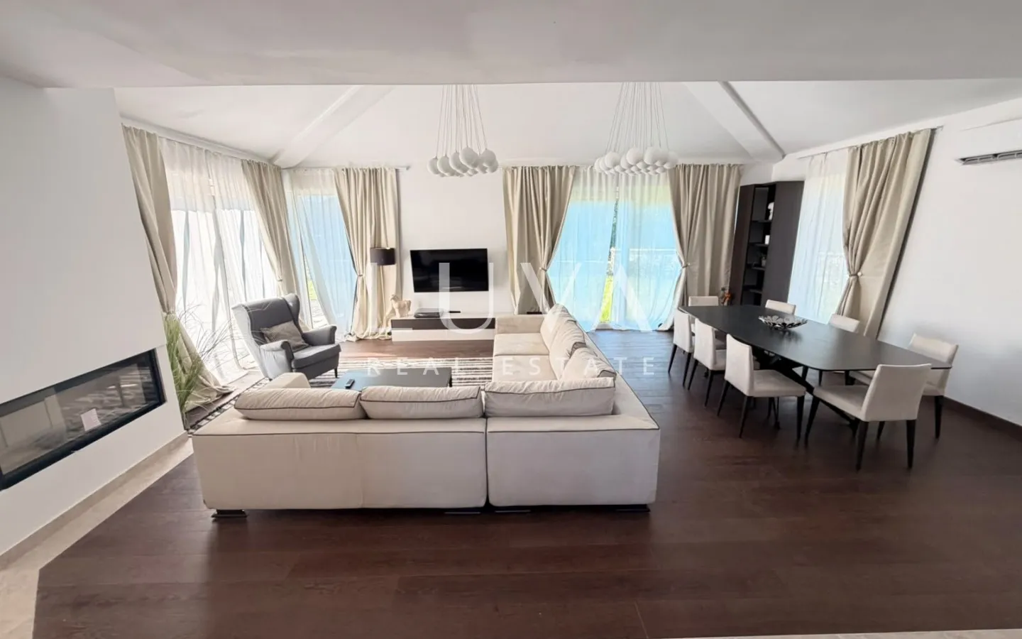 Istria, Poreč, modern villa with pool and garden, 180 m²