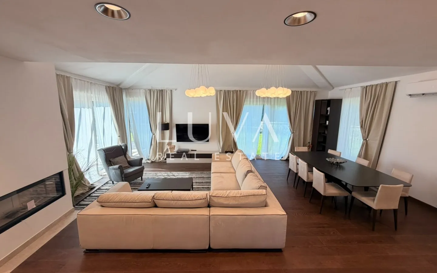 Istria, Poreč, modern villa with pool and garden, 180 m²