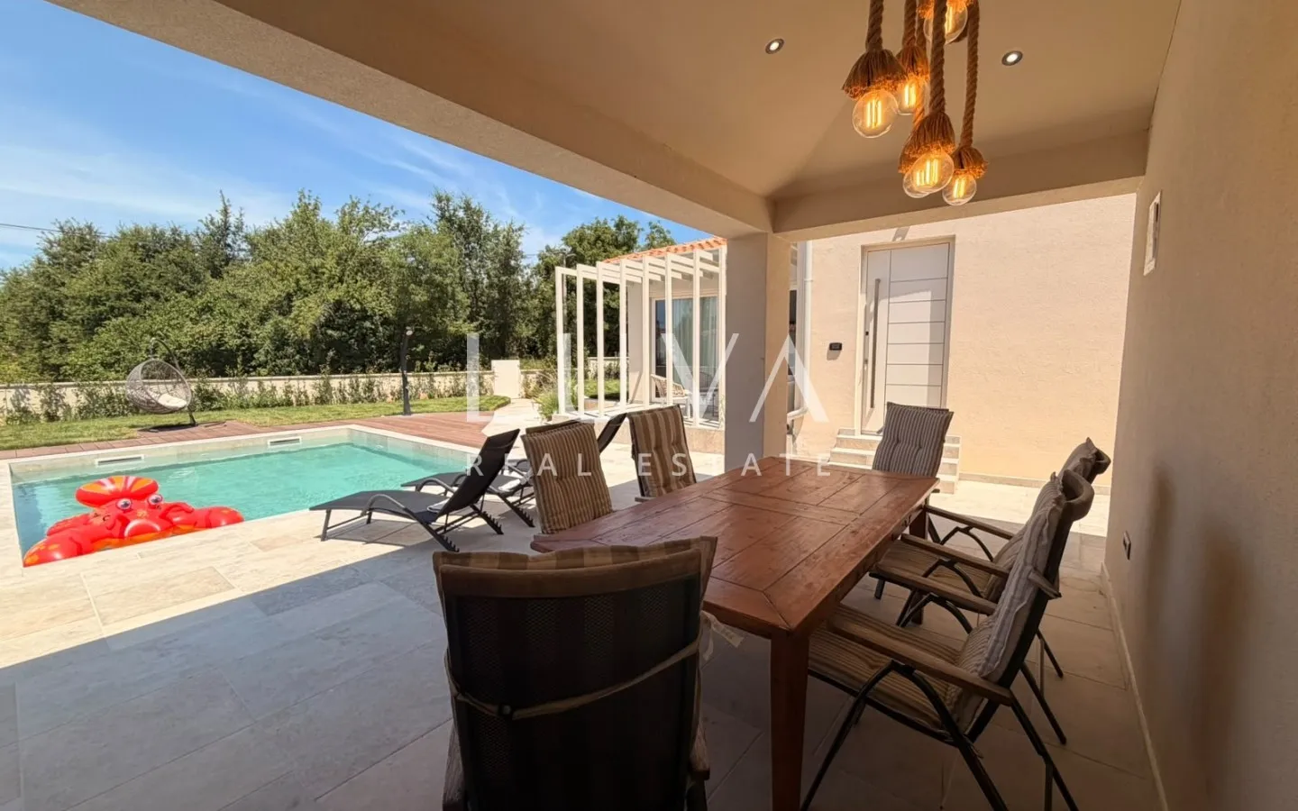 Istria, Poreč, modern villa with pool and garden, 180 m²