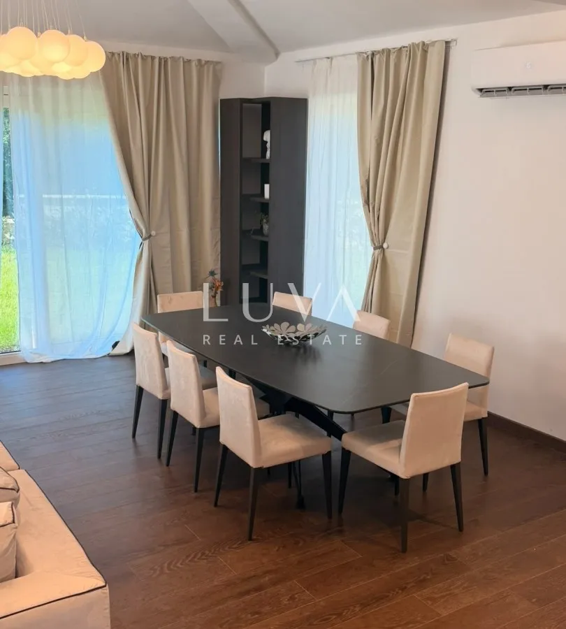 Istria, Poreč, modern villa with pool and garden, 180 m²
