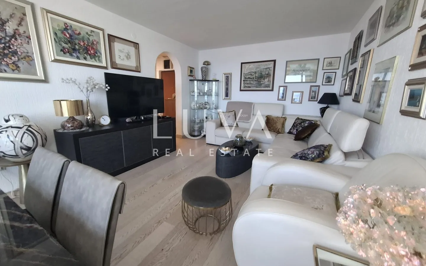 Rijeka, Rastočine, furnished 3-bedroom apartment with a panoramic view, 74 m² NKP