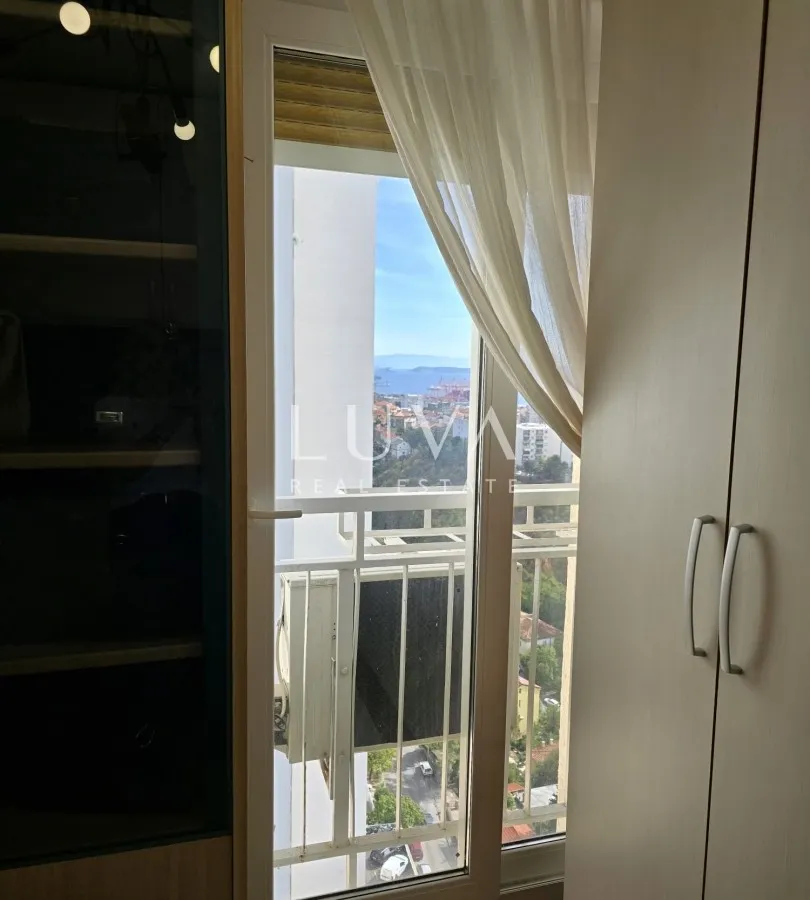 Rijeka, Rastočine, furnished 3-bedroom apartment with a panoramic view, 74 m² NKP