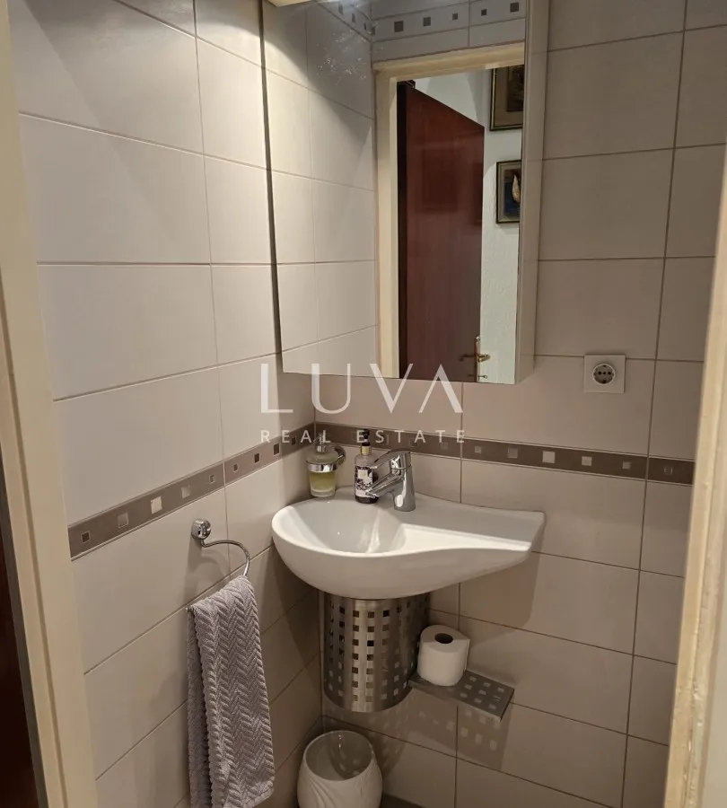 Rijeka, Rastočine, furnished 3-bedroom apartment with a panoramic view, 74 m² NKP