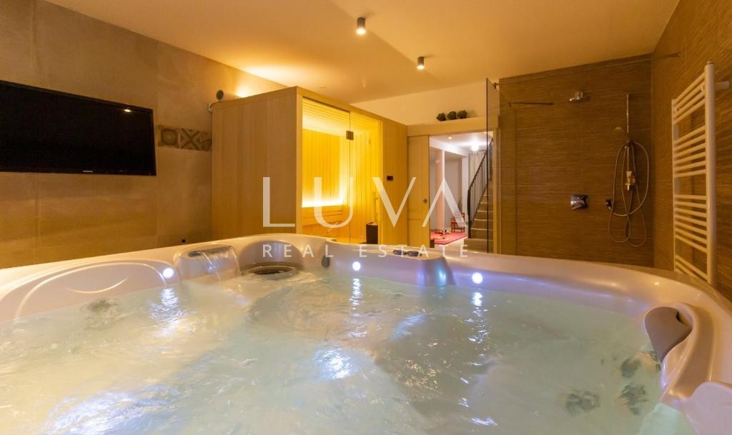 Istria, Vodnjan, luxury villa with pool and wellness, 395 m² net