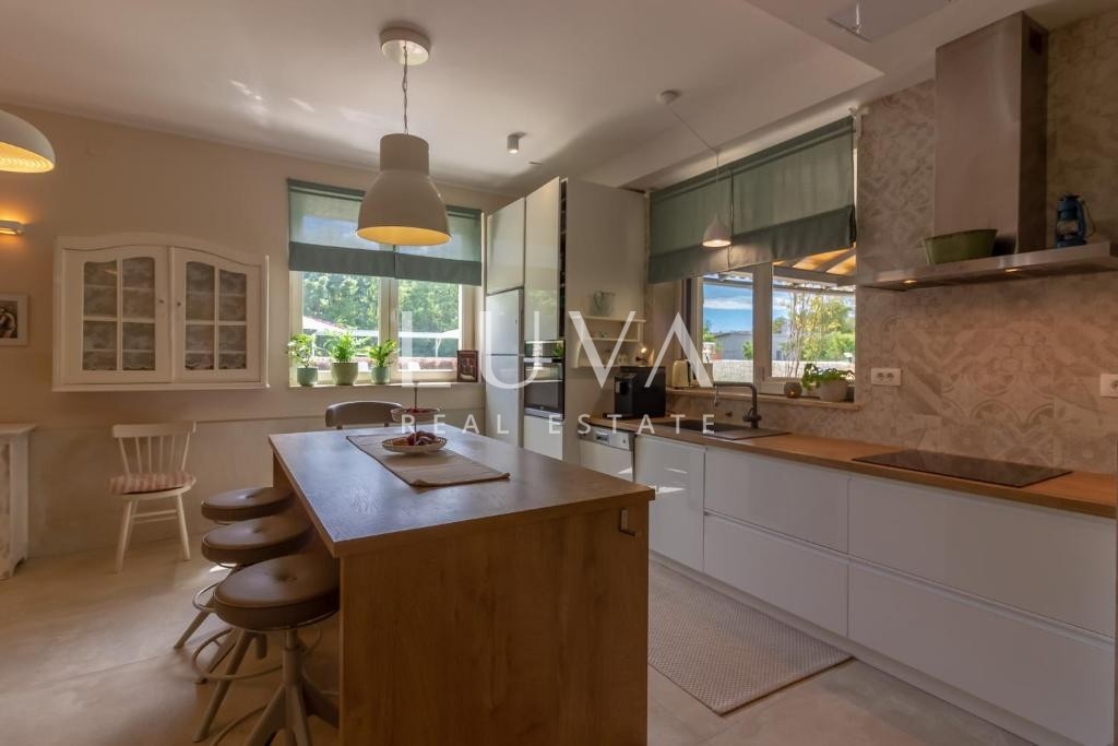 Istria, Vodnjan, luxury villa with pool and wellness, 395 m² net
