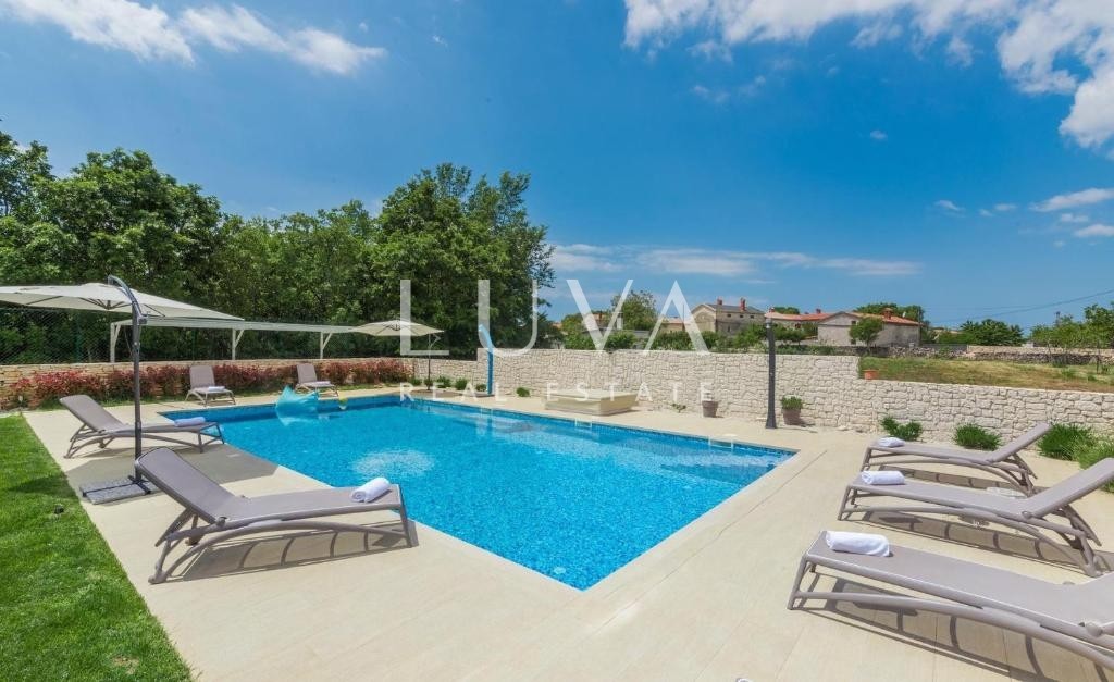 Istria, Vodnjan, luxury villa with pool and wellness, 395 m² net