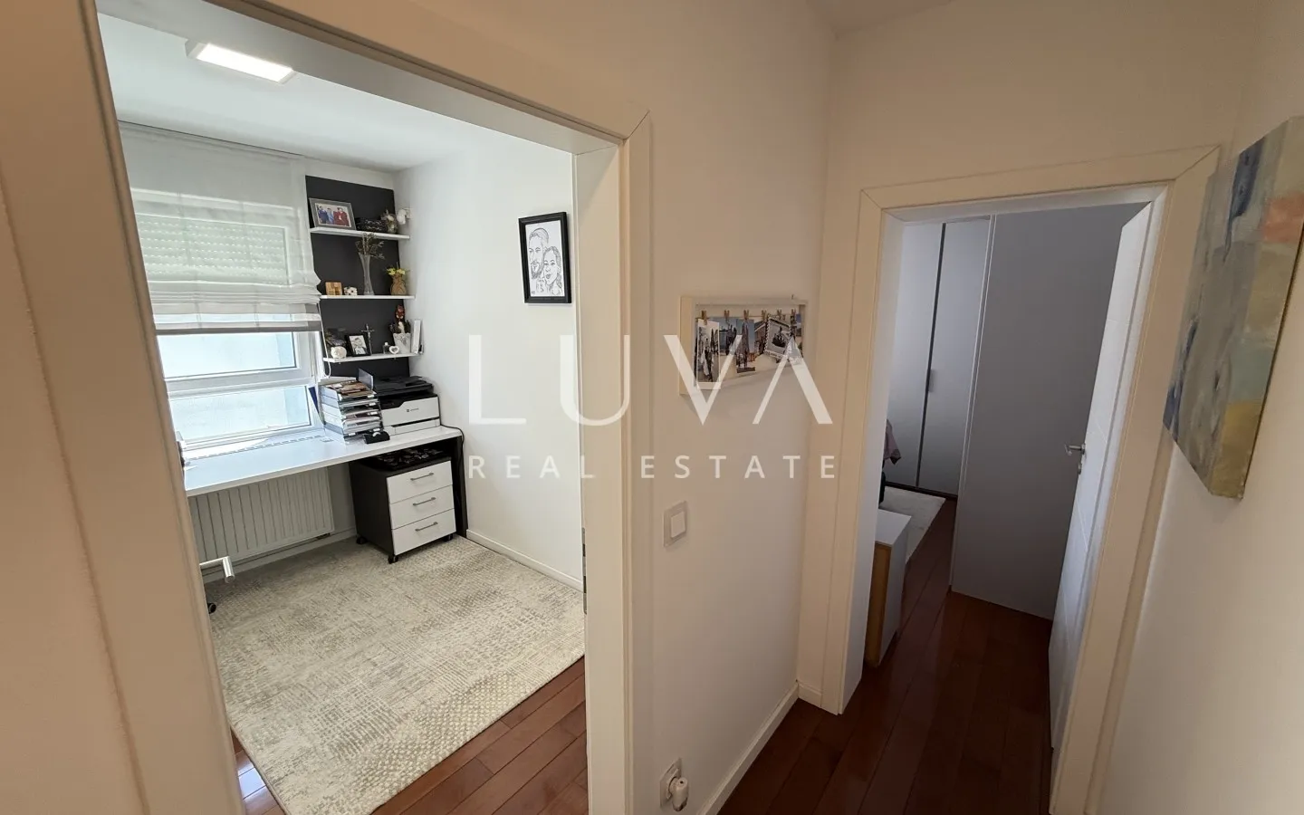 Zagreb, Sesvete, luxuriously decorated four-room apartment with terrace and garden, NKP 120 m²