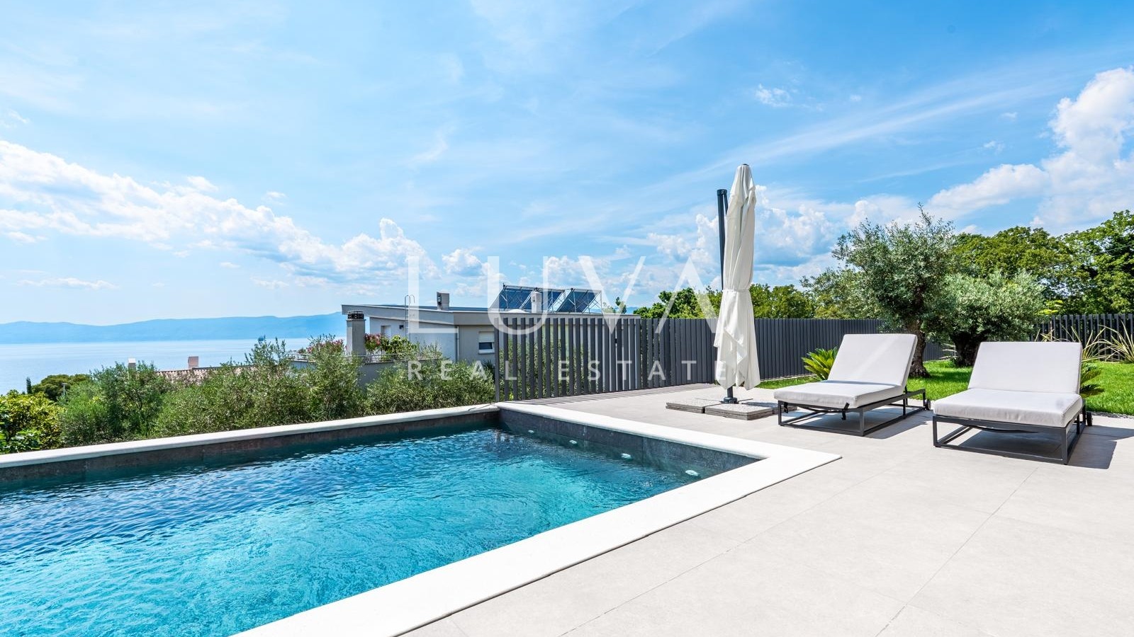Rijeka, Kostrena, 5 room apartment 198 m2 with pool for sale
