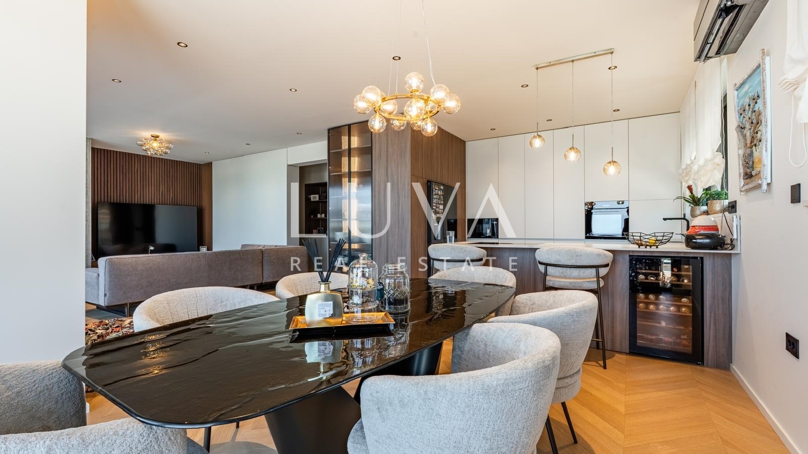 Rijeka, Kostrena, 5 room apartment 198 m2 with pool for sale