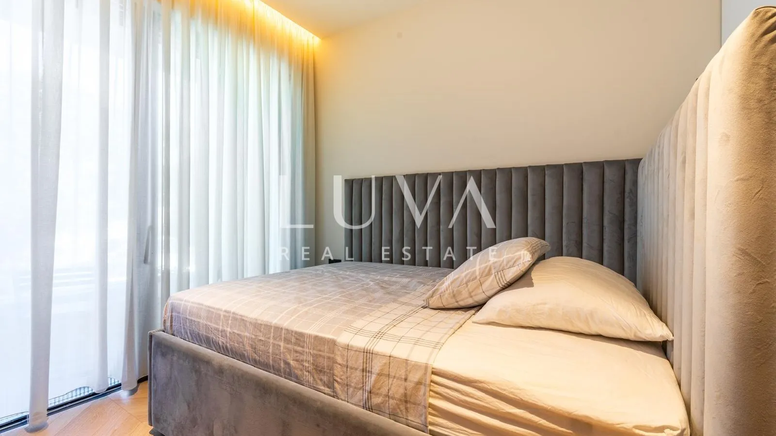 Rijeka, Kostrena, 5-Zimmer-Wohnung 198 m2 mit Pool zu verkaufen