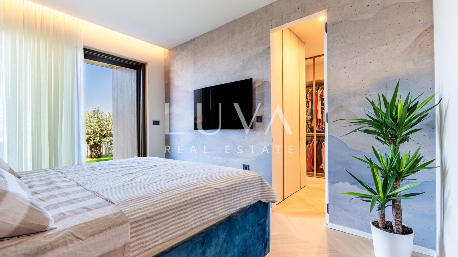 Rijeka, Kostrena, 5 room apartment 198 m2 with pool for sale