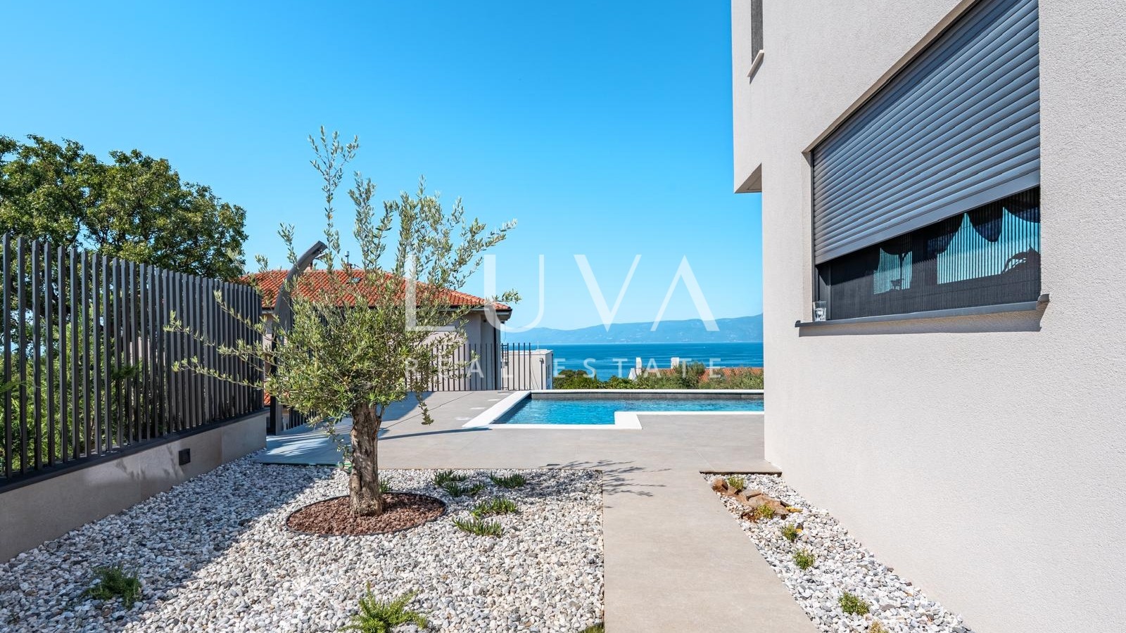 Rijeka, Kostrena, 5 room apartment 198 m2 with pool for sale