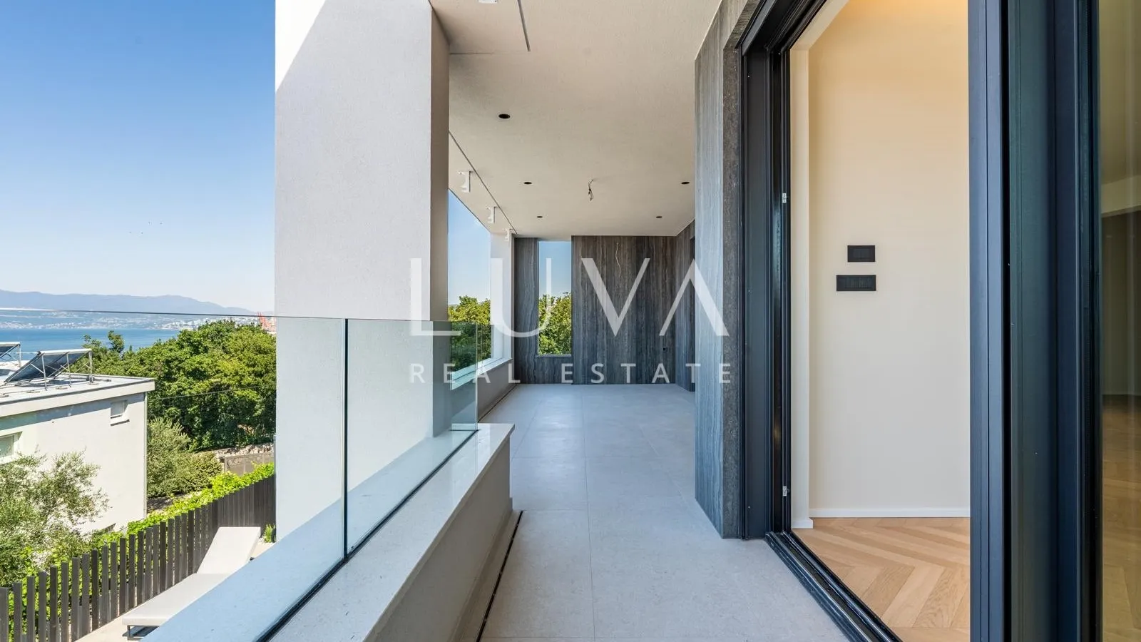Rijeka, Kostrena, 5-Zimmer-Wohnung 200 m2 mit Meerblick, zu verkaufen