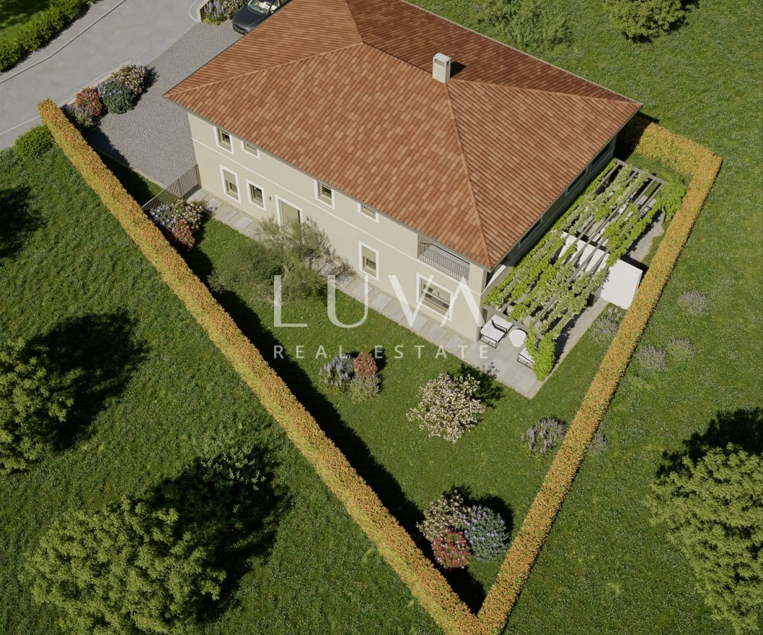 Istria, Novigrad, Ground-Floor Apartment with a 200 m² Garden