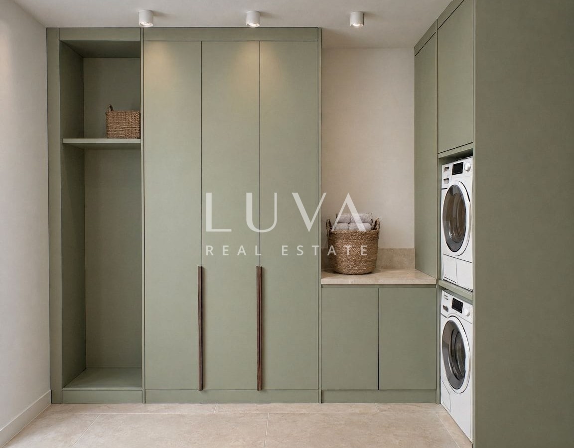 Istria, Novigrad, Ground-Floor Apartment with a 100 m² Garden