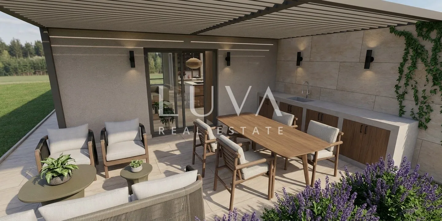 Istra, Novigrad, stan u prizemlju sa okućnicom od 100 m²