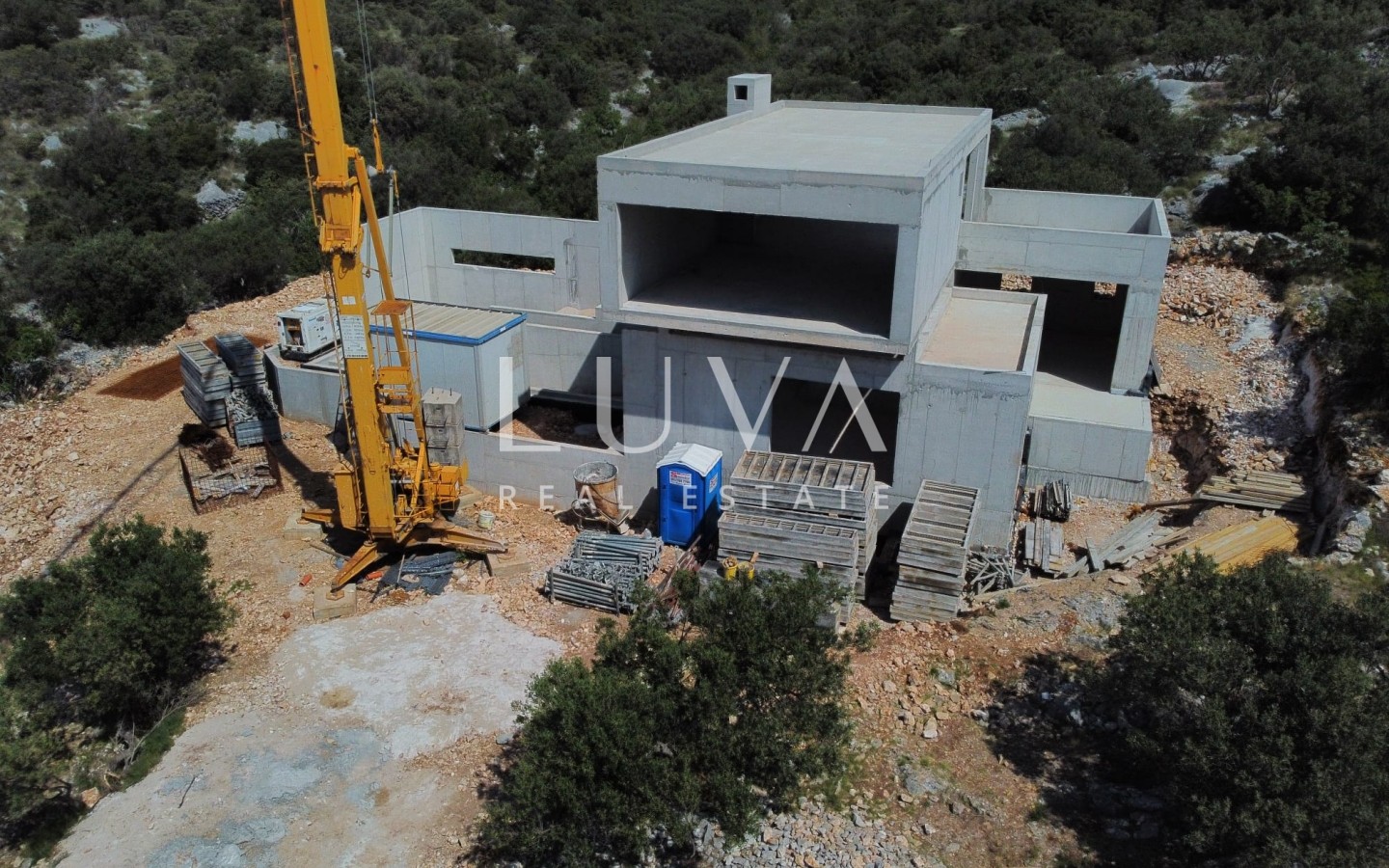 Rogoznica, Jarebinjak, modern house 237m2 with pool for sale