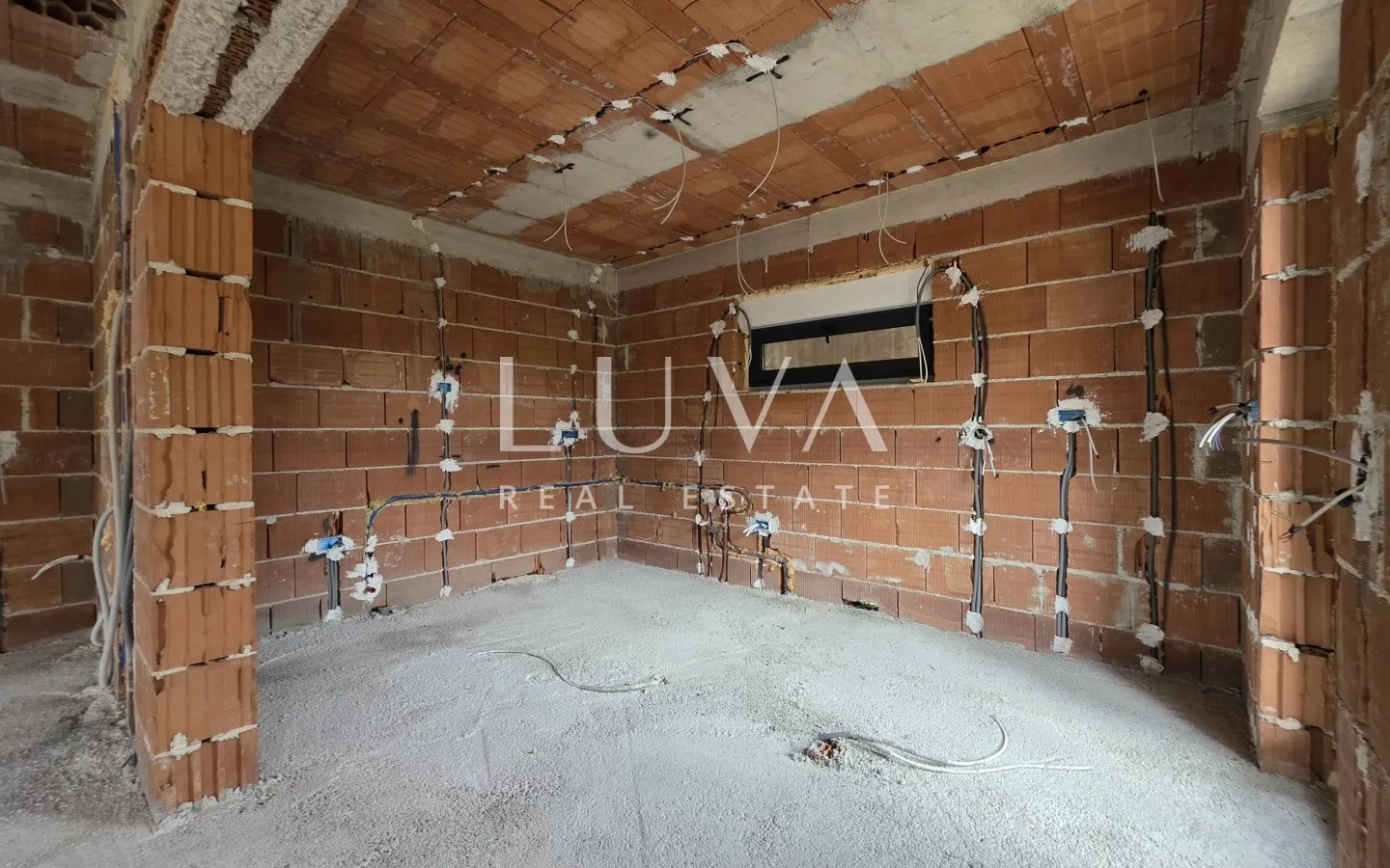 Istria, Tinjan, House with Swimming Pool Under Construction