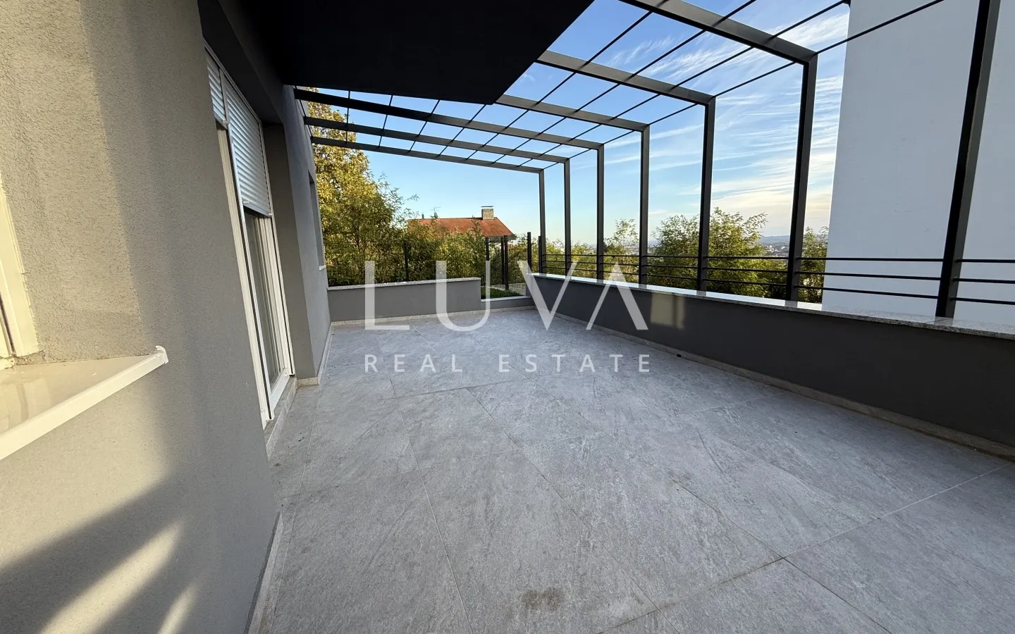 Zagreb, Perjavica, moderne 3-Zimmer-Wohnung mit Terrasse, 88 m² zu verkaufen
