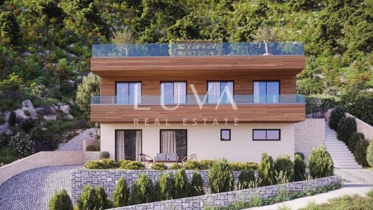 Ražanj, vila (roh bau) s bazenom prvi red uz more